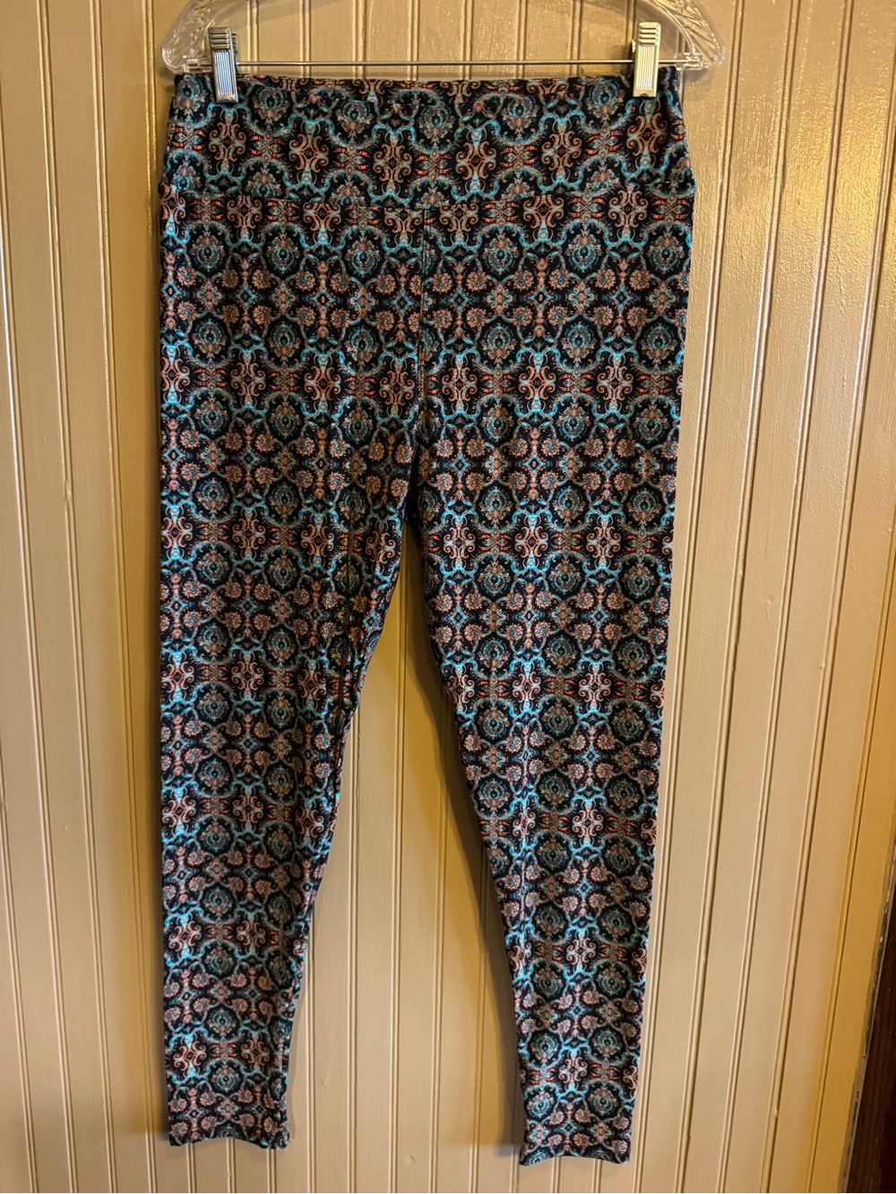 New LuLaRoe Teal Black Floral Medallion Leggings tall & curvy